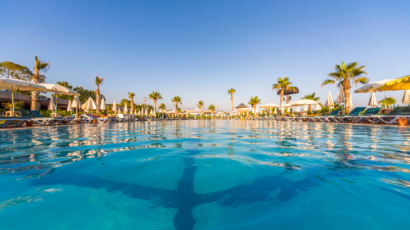 //www.jet2holidays.com/-/media/assets/product images - custom overview groups/ayt/eftalia sol/ayt_89440_eftalia-sol_170726_02_custom-overview-1600-x-900.jpeg