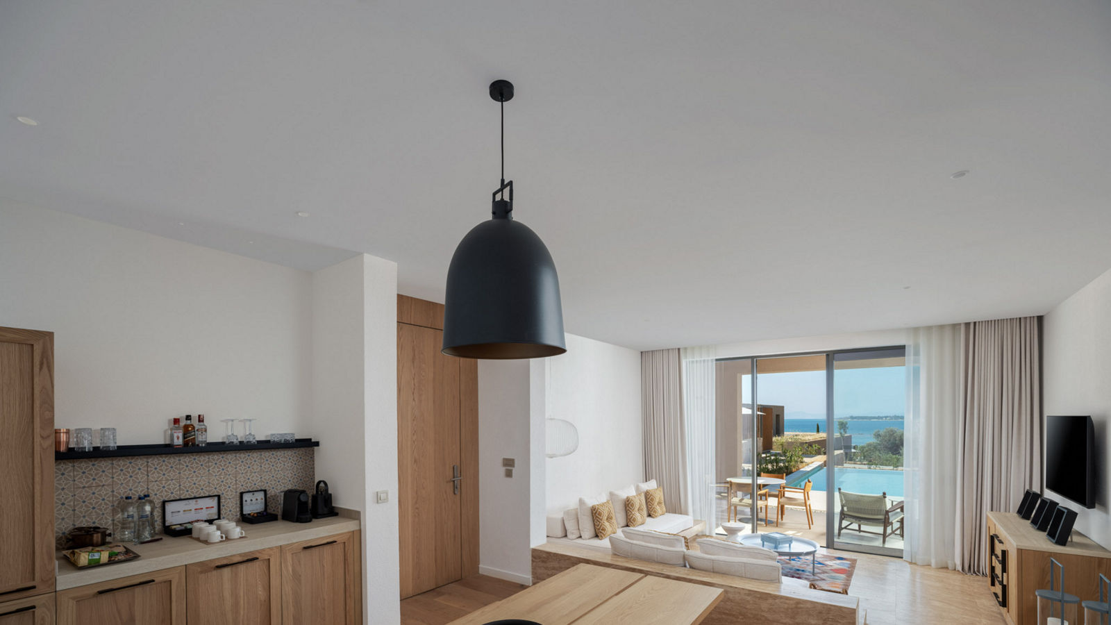 //www.jet2holidays.com/-/media/assets/product images - custom overview groups/bjv/akra new/bjv_90030_akra-didim-resort-and-spa_240626_38_custom-overview-1600-x-900.jpeg