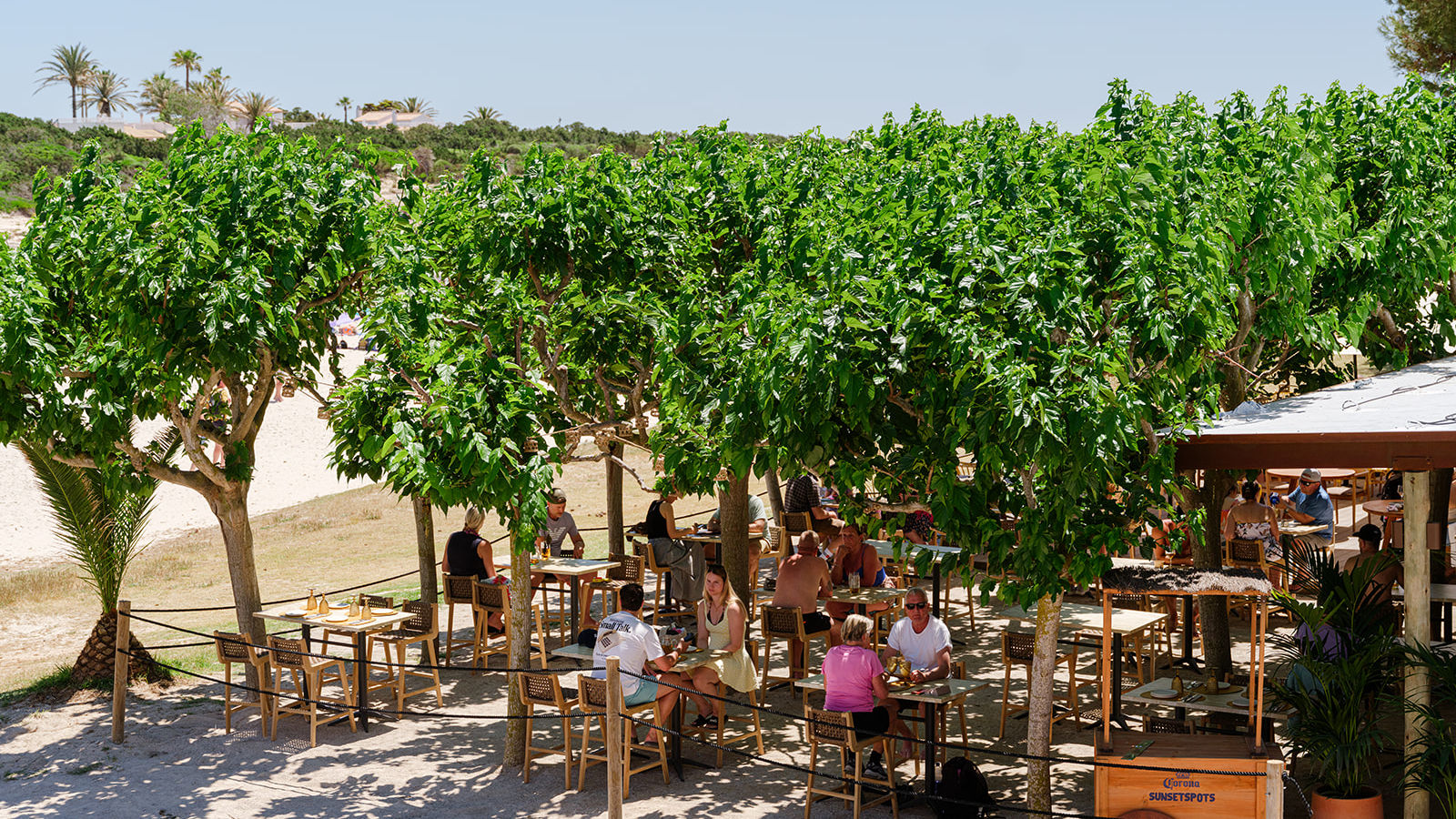 //www.jet2holidays.com/-/media/assets/product images - custom overview groups/mah/lago resort menorca casas del lago/mah_70712_lago-resort-menorca-casas-del-lago_170826_08_custom-overview-1600-x-900.jpeg