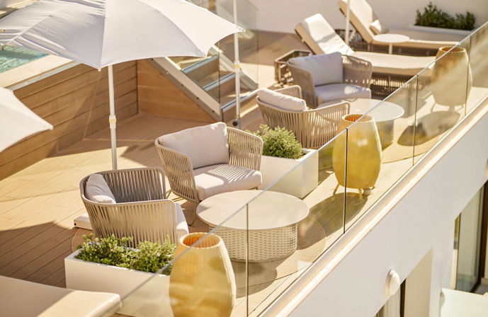 //www.jet2holidays.com/-/media/assets/product images - custom overview groups/pmi/aluasoul palma/pmi_70427_aluasoul-palma_060126_05_custom-overview--689-x-448.jpeg