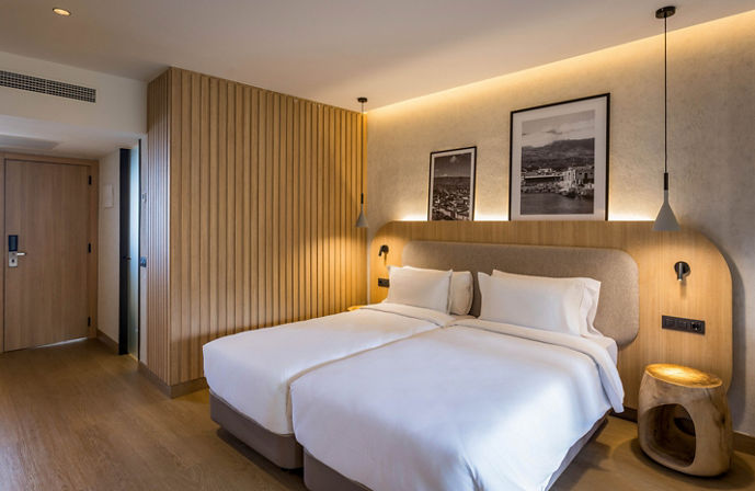 //www.jet2holidays.com/-/media/assets/product images - custom overview groups/tfs/radisson resort and residence/tfs_90659_radisson-resort-and-residence-tenerife_030326_19_custom-overview--689-x-448.jpeg