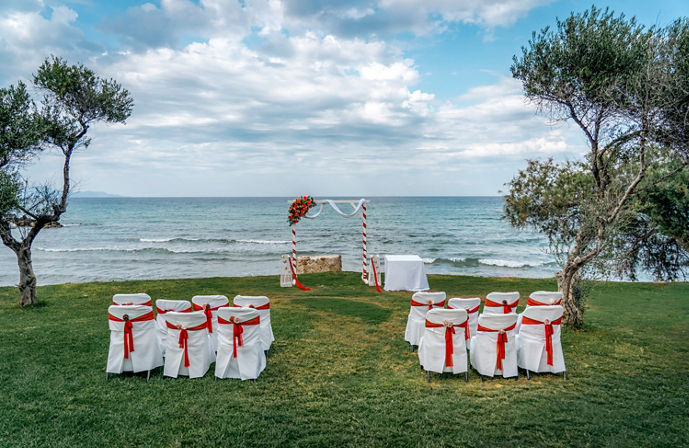 //www.jet2holidays.com/-/media/assets/product images - custom overview groups/zth/atlantica eleon grand resort/zth_85977_atlantica-eleon-grand-resort_140126_01_custom-overview--689-x-448.jpeg