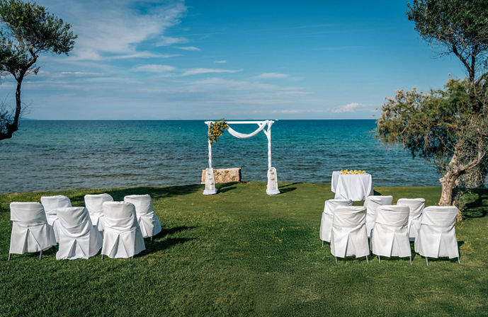 //www.jet2holidays.com/-/media/assets/product images - custom overview groups/zth/atlantica eleon grand resort/zth_85977_atlantica-eleon-grand-resort_140126_03_custom-overview--689-x-448.jpeg