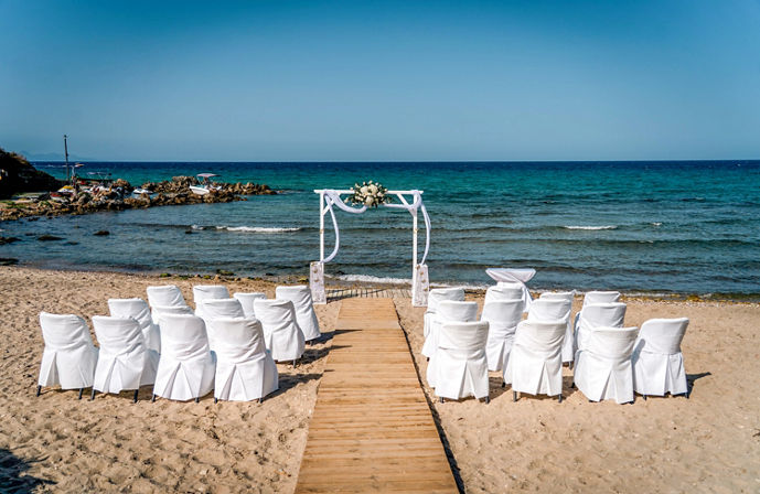 //www.jet2holidays.com/-/media/assets/product images - custom overview groups/zth/atlantica eleon grand resort/zth_85977_atlantica-eleon-grand-resort_140126_05_custom-overview--689-x-448.jpeg