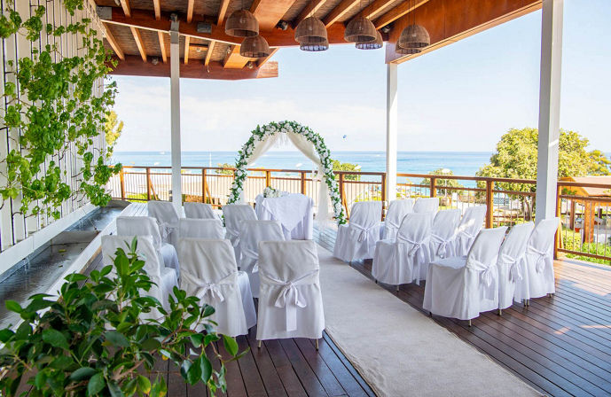 //www.jet2holidays.com/-/media/assets/wedding custom overviews/capo bay hotel/lca_78622_capo-bay-hotel_130526_01_custom-overview--689-x-448.jpeg