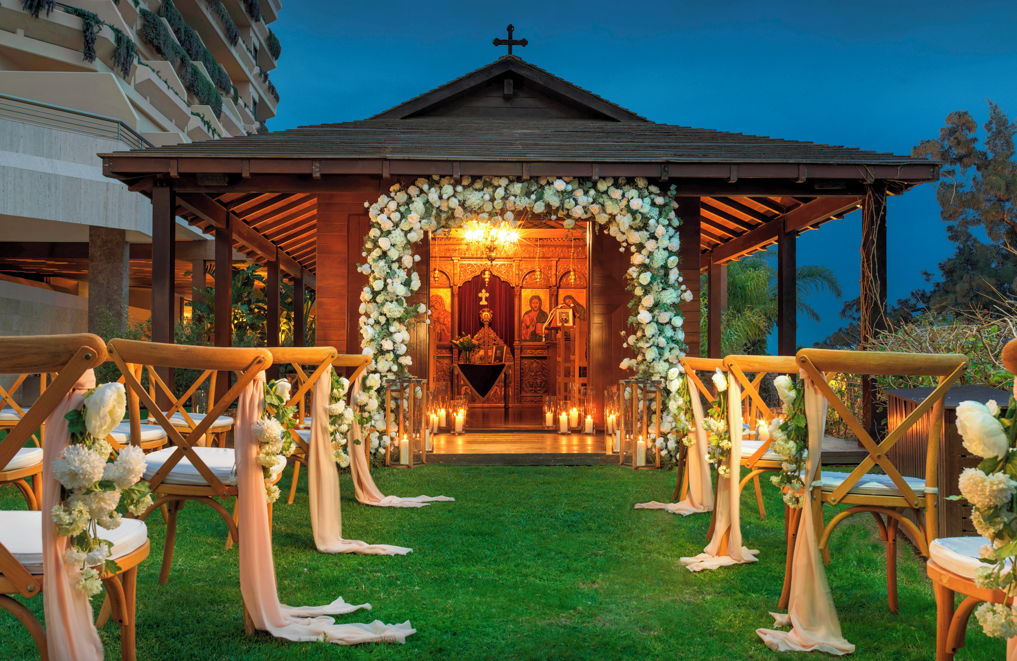 //www.jet2holidays.com/-/media/assets/wedding custom overviews/four seasons/pfo_69521_four_seasons_0725_01_689x448.jpg