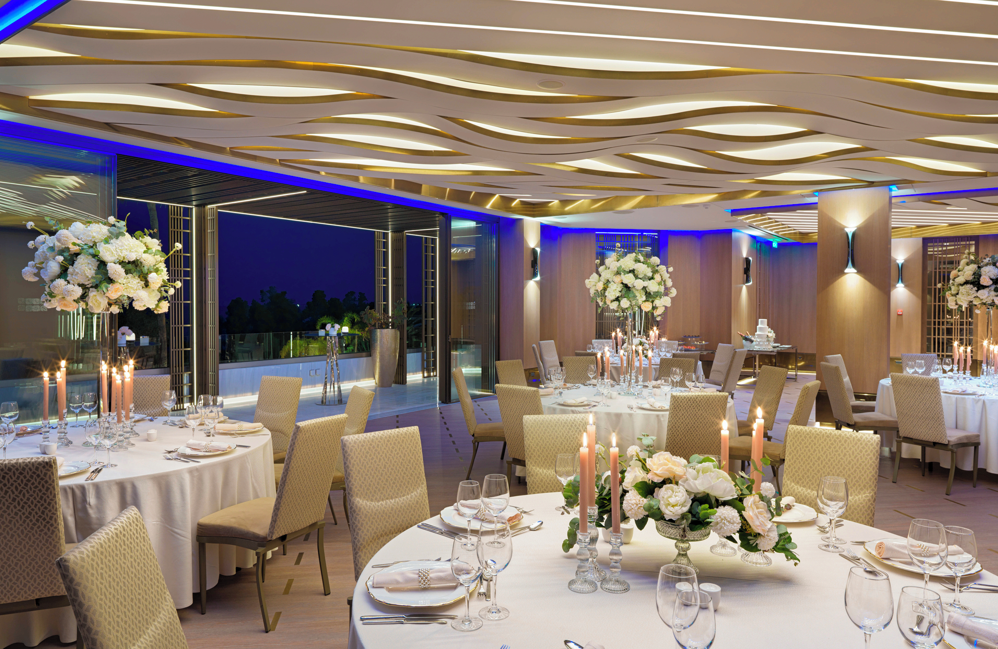 //www.jet2holidays.com/-/media/assets/wedding custom overviews/four seasons/pfo_69521_four_seasons_0725_03_689x448.jpg