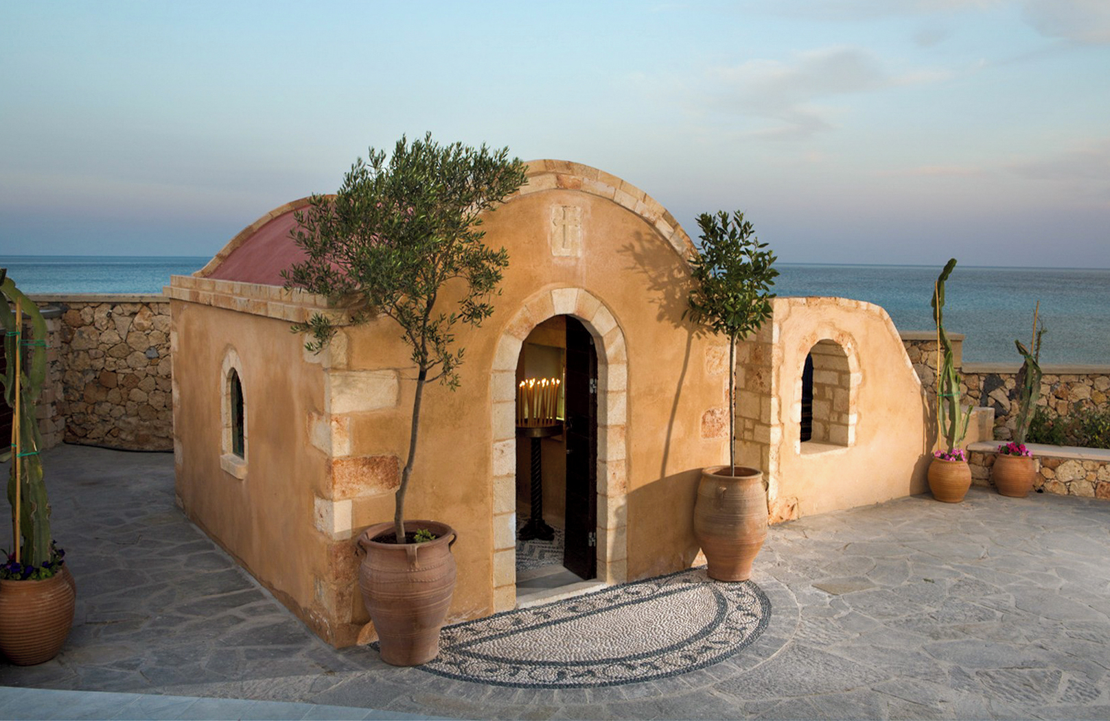 //www.jet2holidays.com/-/media/assets/wedding custom overviews/jet2 weddings images 101025/her_87894_aquila_rithymna_beach_1025_jet2weddings_01_689x448.jpg