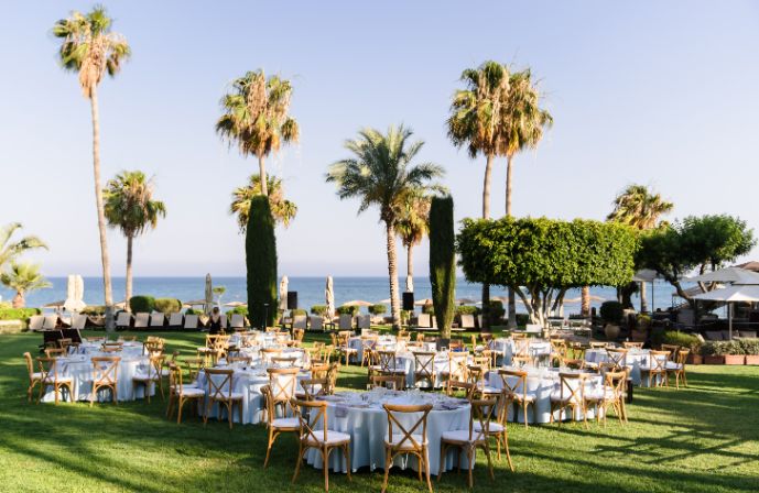 //www.jet2holidays.com/-/media/custom overview images/j2w/columbia beach resort/lawns.jpg