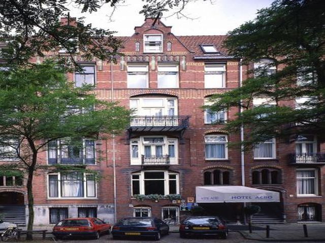 Acro Hotel