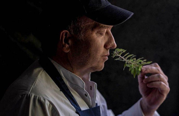 //www.jet2holidays.com/-/media/assets/michelin star/cfu_88467_sentido-apollo-palace_230326_01_custom-overview--689-x-448.jpeg