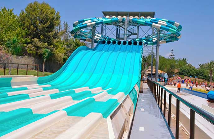 //www.jet2holidays.com/-/media/assets/product images - custom overview groups/agp/aqualand torrmolinos/agp_aqualand_torremolinos_crocodile_park_exc_1217_17 v_rgb-136-dpi-for-web.jpg