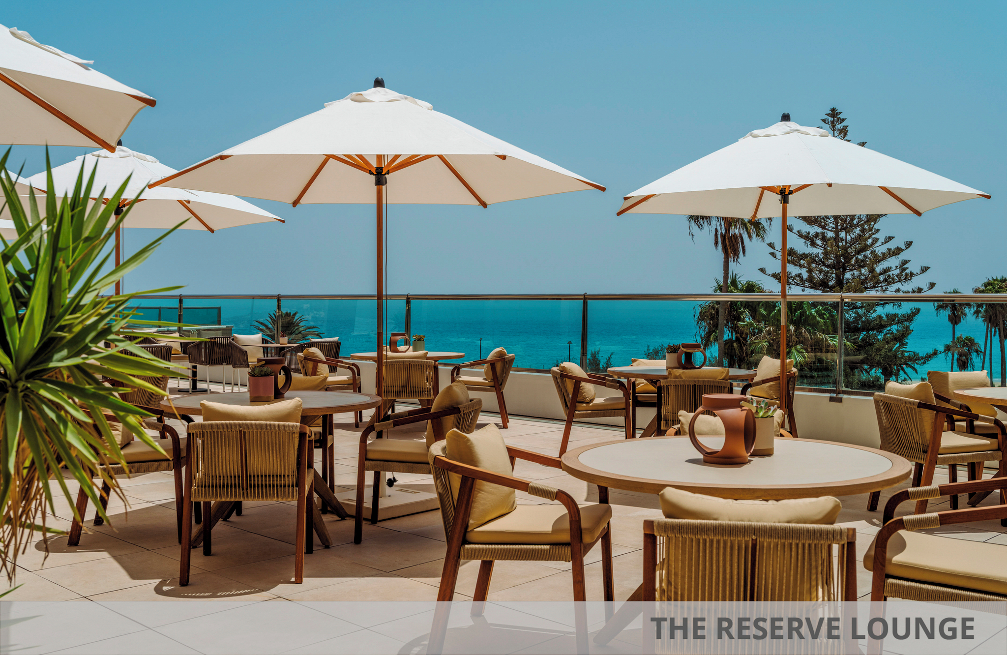 //www.jet2holidays.com/-/media/assets/product images - custom overview groups/fue/paradisus by melia/fue_71578_paradisus_by_melia_fuerteventura_0925_07_689x448.jpg