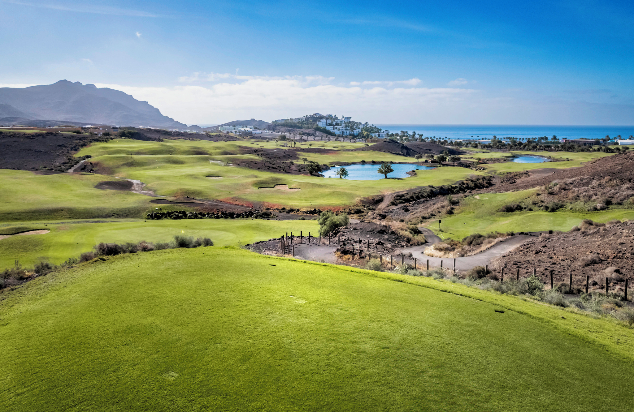 //www.jet2holidays.com/-/media/assets/product images - custom overview groups/fue/playitas resort golf/fue_89746_playitas_resort_with_3_rounds_of_golf_included_0625_21_689x448.jpg