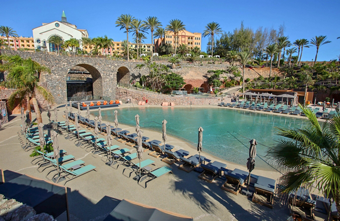 //www.jet2holidays.com/-/media/assets/product images - custom overview groups/fue/r2 rio calma hotel spa/fue_83244_r2-rio-calma-hotel-and-spa_181225_02_custom-overview--689-x-448.png