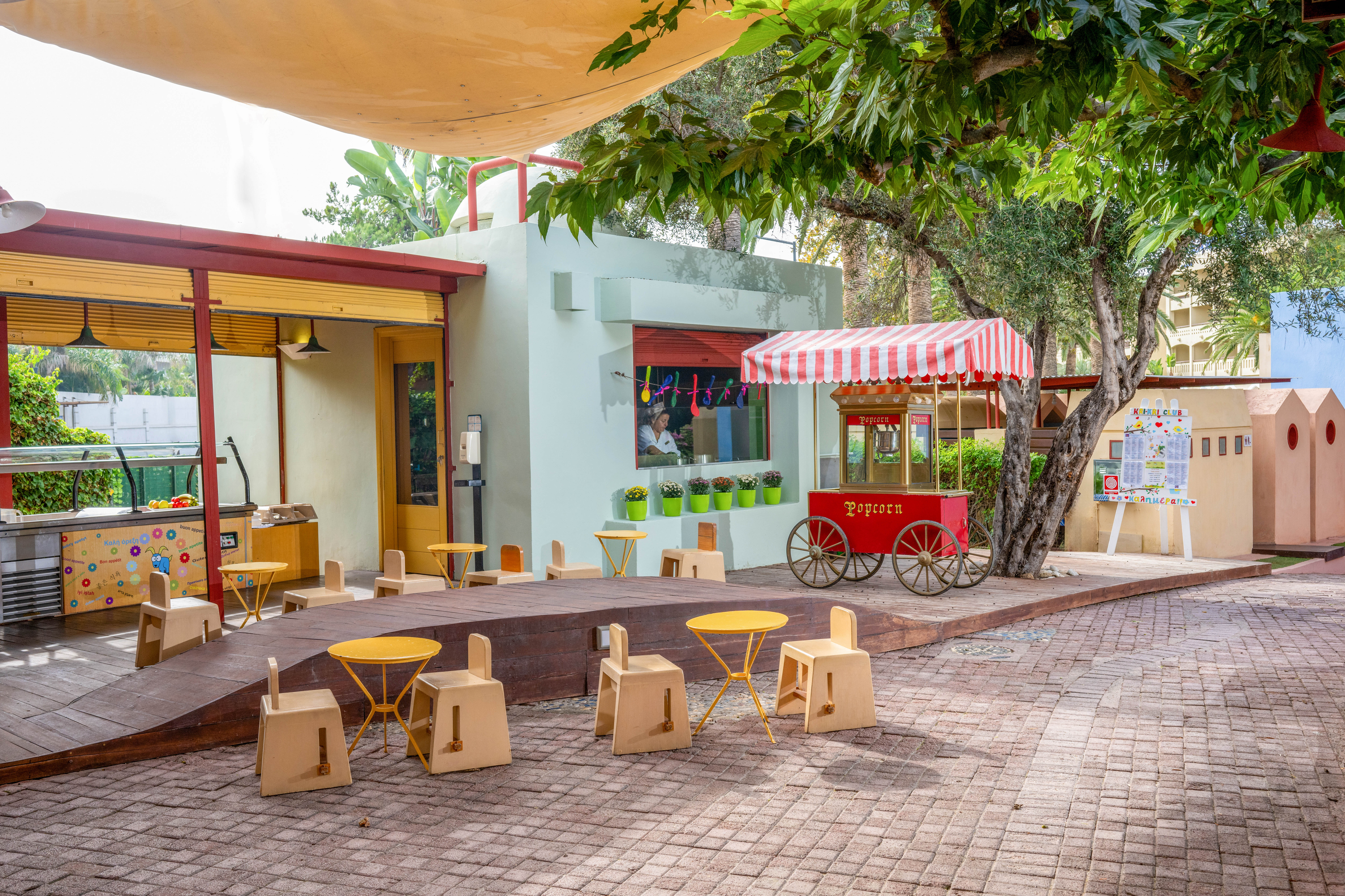 //www.jet2holidays.com/-/media/assets/product images - custom overview groups/her/aquila rithymna beach/her_87894_aquila-rithymna-beach_130326_01.jpg