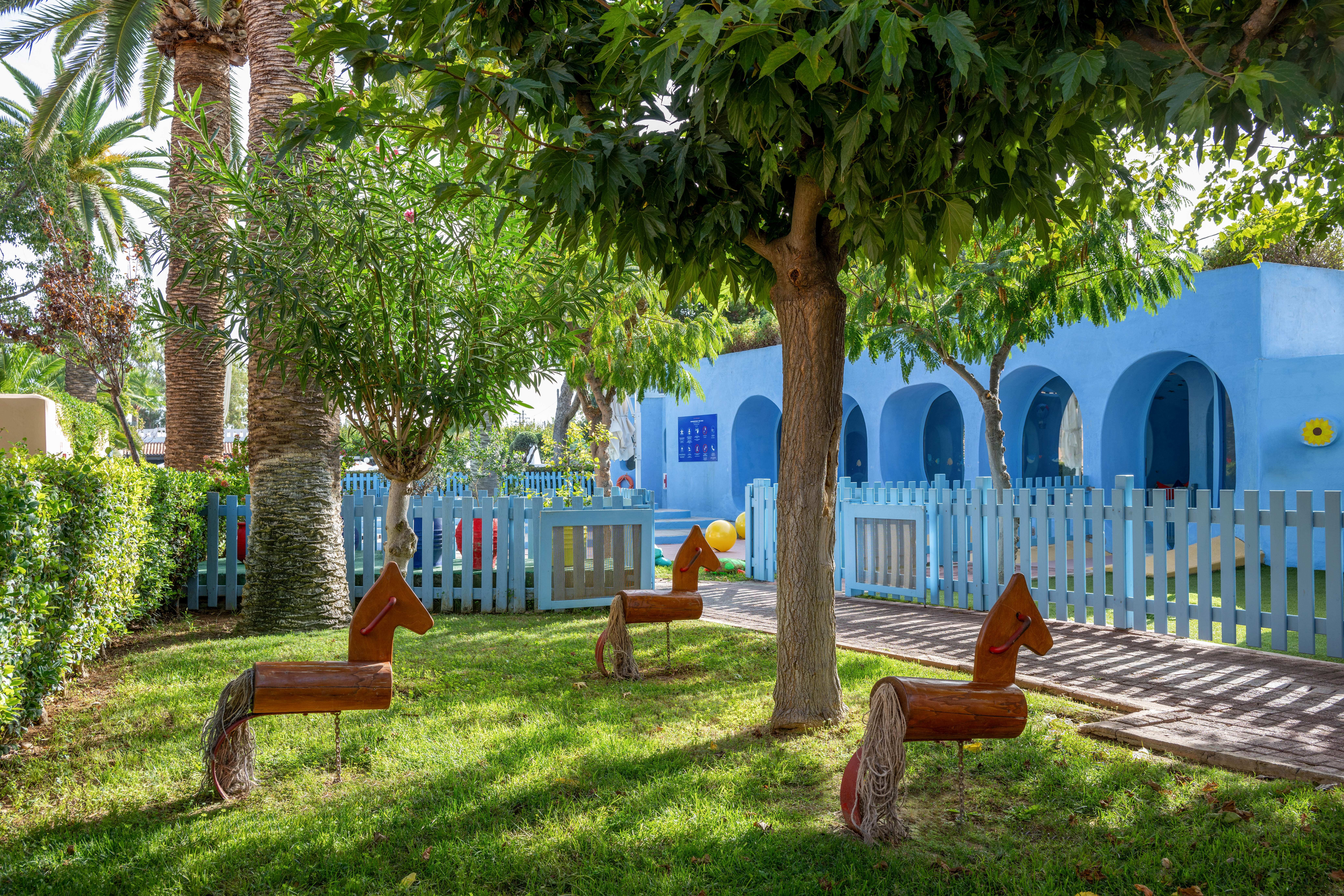 //www.jet2holidays.com/-/media/assets/product images - custom overview groups/her/aquila rithymna beach/her_87894_aquila-rithymna-beach_130326_03.jpg