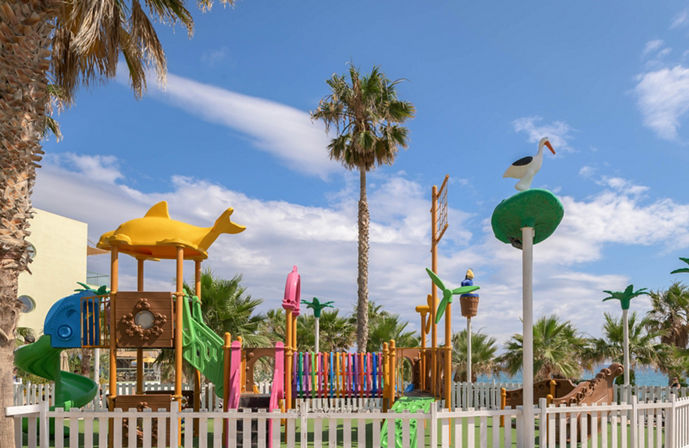 //www.jet2holidays.com/-/media/assets/product images - custom overview groups/her/star beach village and waterpark/her_70089_star-beach-village-and-waterpark_190326_07_custom-overview--689-x-448.jpeg