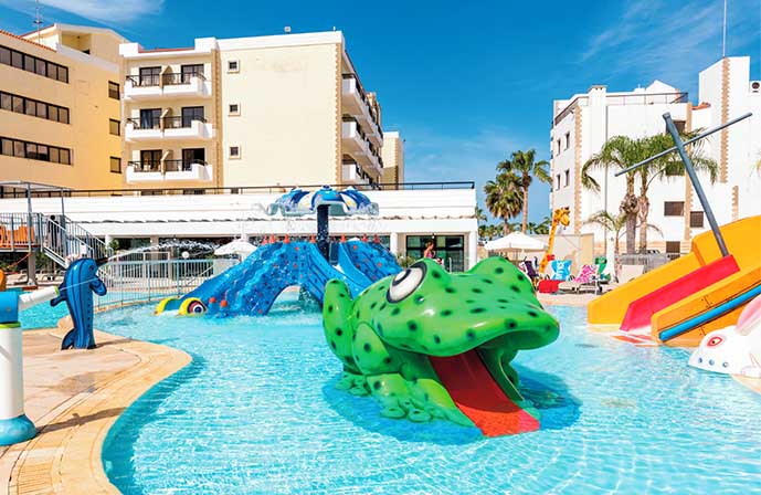 //www.jet2holidays.com/-/media/assets/product images - custom overview groups/lca/lca_73391_tsokkos_gardens_apts_0218_02.jpg
