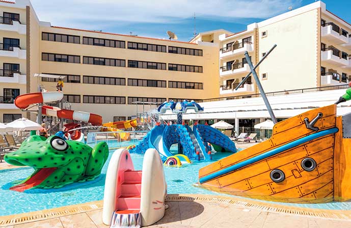 //www.jet2holidays.com/-/media/assets/product images - custom overview groups/lca/lca_73391_tsokkos_gardens_apts_0218_03.jpg