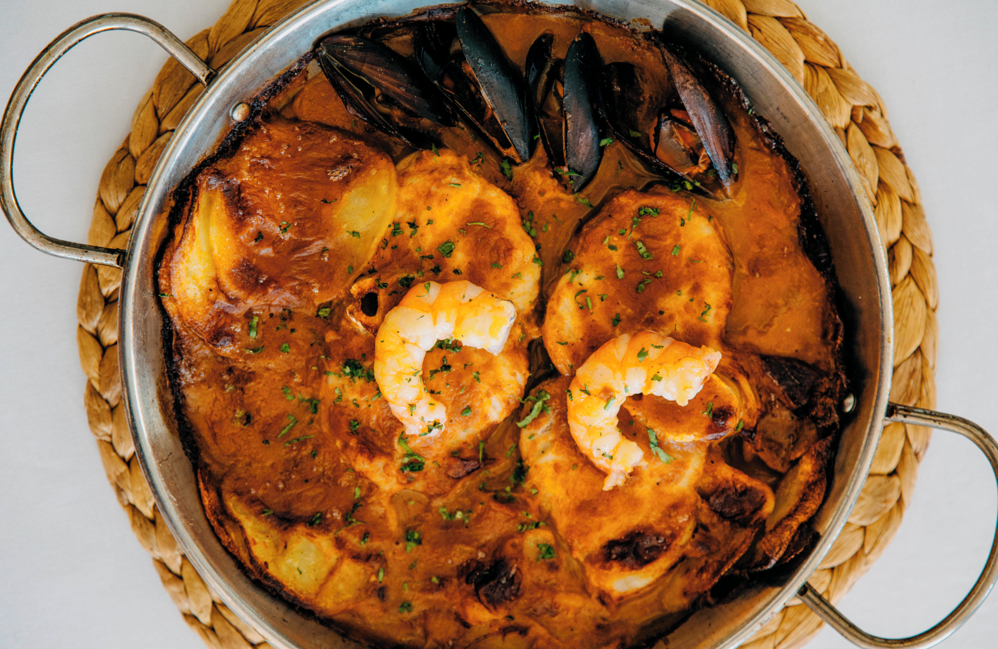 //www.jet2holidays.com/-/media/assets/product images - custom overview groups/mah/del lagos/mah82268lagoresortmenorcasuitesdellago062502689x448.jpg