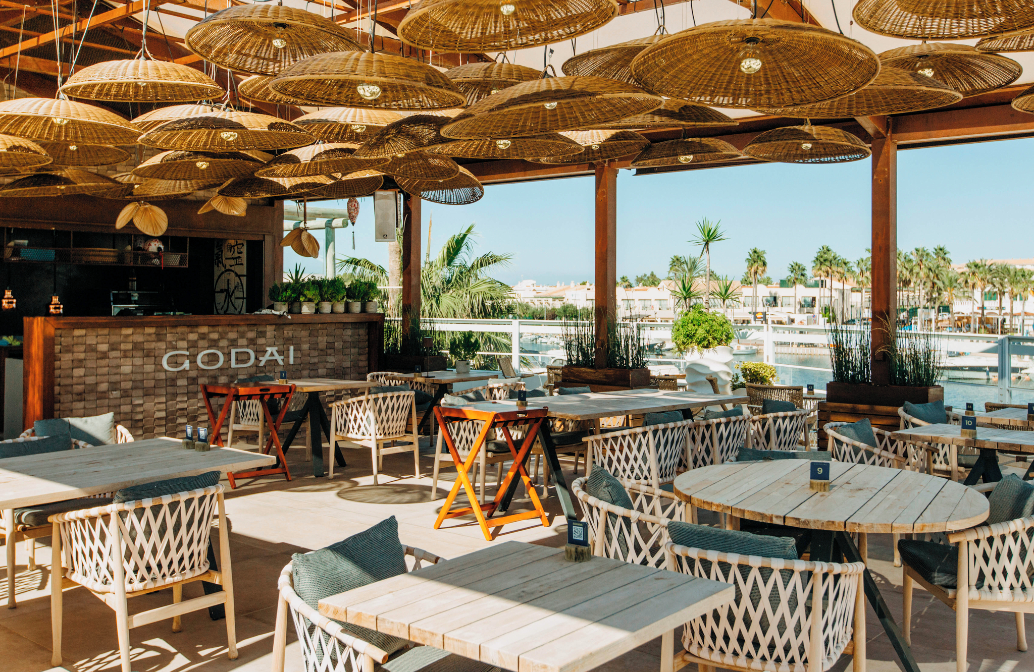 //www.jet2holidays.com/-/media/assets/product images - custom overview groups/mah/del lagos/mah82268lagoresortmenorcasuitesdellago062503689x448.jpg