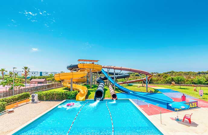 //www.jet2holidays.com/-/media/assets/product images - custom overview groups/mah/lago/mah_315_roc_lago_park_apartments_0719_08.jpg