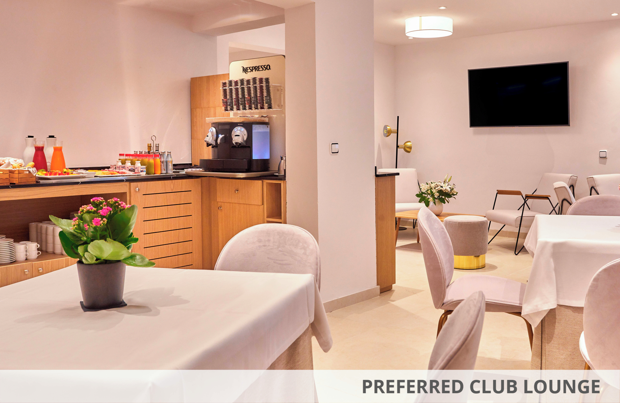 //www.jet2holidays.com/-/media/assets/product images - custom overview groups/pmi/secrets mallorca villamil/pmi_73506_secrets_mallorca_villamil_0625_04_689x448.jpg