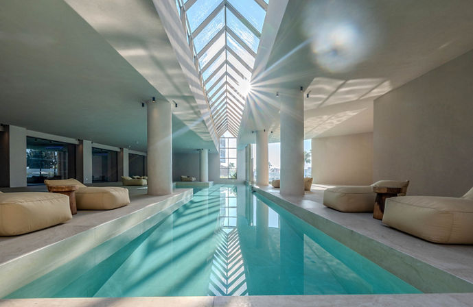 //www.jet2holidays.com/-/media/assets/product images - custom overview groups/rho/dama dama/rho_82099_grecotel-luxme-dama-dama_200426_03_custom-overview--689-x-448.jpeg