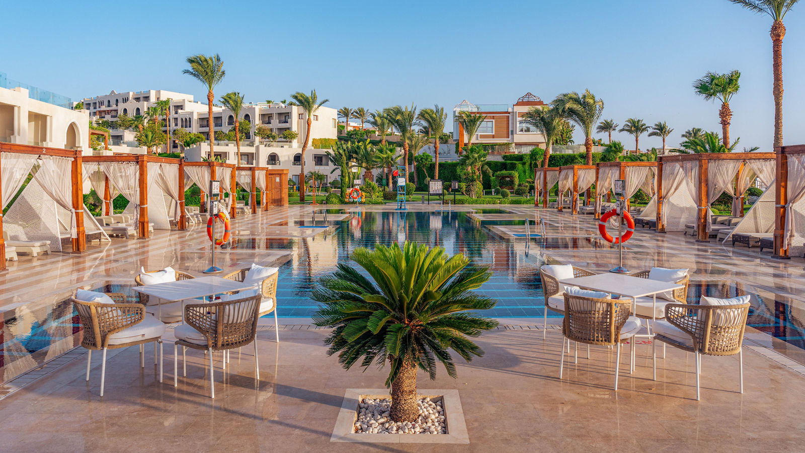 //www.jet2holidays.com/-/media/assets/product images - custom overview groups/ssh/sunrise arabian beach resort/ssh_92179_sunrise-arabian-beach-resort_080726_49_custom-overview-1600-x-900.jpeg