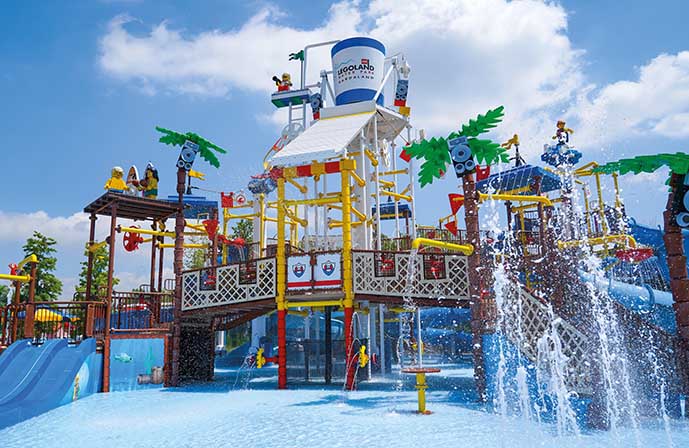 //www.jet2holidays.com/-/media/assets/product images - custom overview groups/vrn/vrn_77523_gardaland_hotel_0721_03.jpg