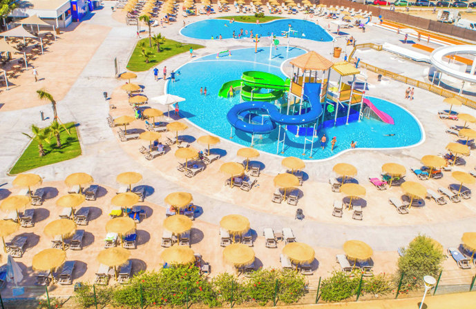 //www.jet2holidays.com/-/media/assets/product images - custom overview groups/xry/xry_87684_alegria_costa_ballena_aquafun_0624_20 v_689x448.jpg