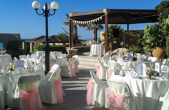 //www.jet2holidays.com/-/media/assets/wedding custom overviews/aquila rithyma/her_87894_aquila-rithyma-beach_140126_02_custom-overview--689-x-448.jpeg