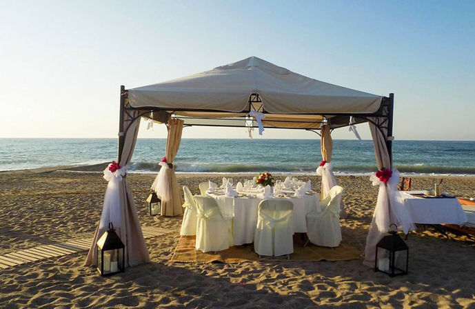 //www.jet2holidays.com/-/media/assets/wedding custom overviews/aquila rithyma/her_87894_aquila-rithyma-beach_140126_03_custom-overview--689-x-448.jpeg