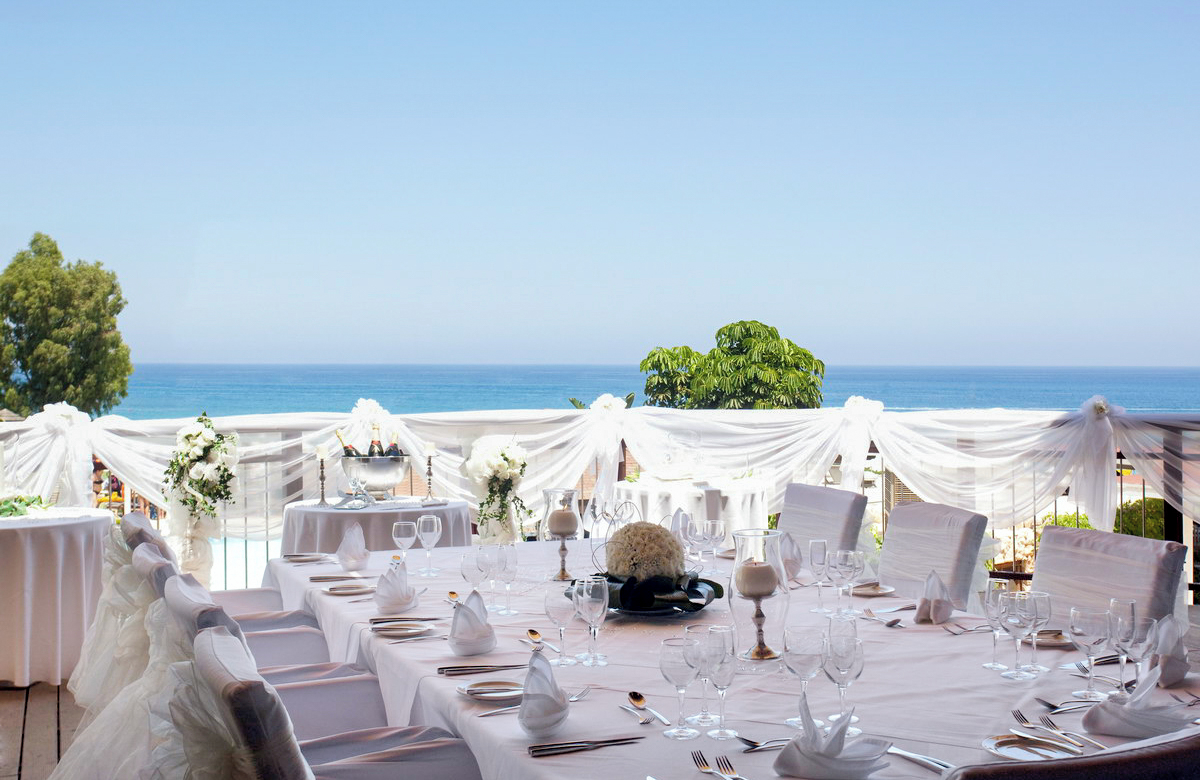 //www.jet2holidays.com/-/media/assets/wedding custom overviews/capo bay hotel/lca_78622_capo_bay_hotel_0725_02_689x448.jpg
