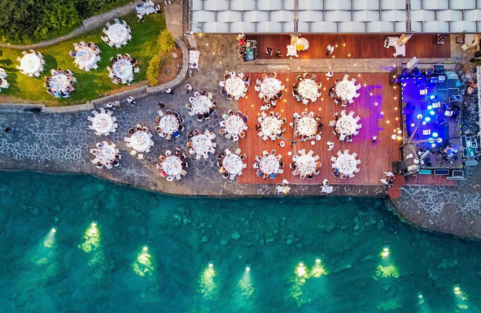 //www.jet2holidays.com/-/media/assets/wedding custom overviews/elounda bay palace/her_70202_elounda-bay-palace_101225_01_custom-overview--689-x-448.jpeg