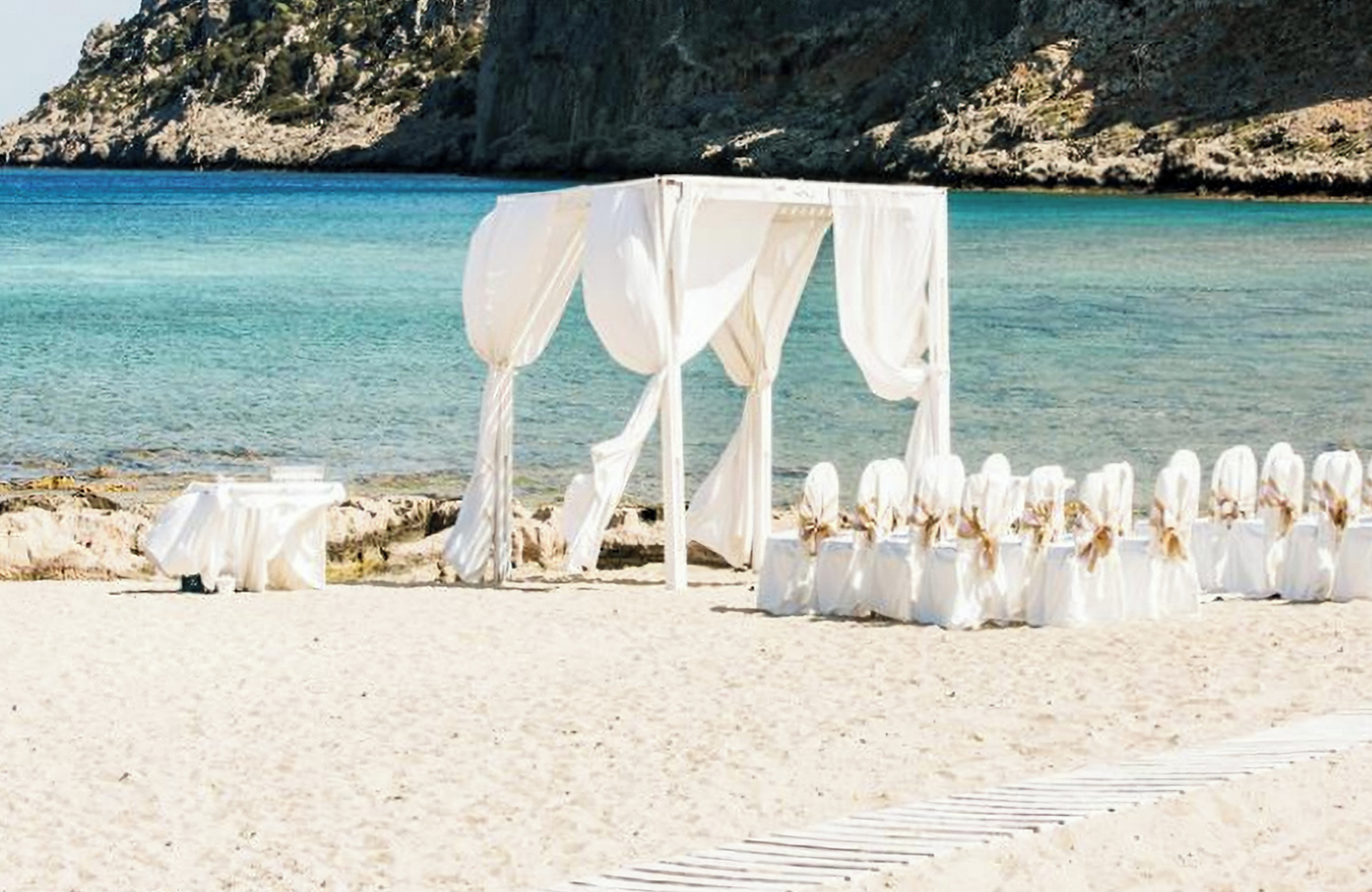 //www.jet2holidays.com/-/media/assets/wedding custom overviews/jet2 weddings images 101025/extra images 171025/rho_80847_leonardo_kolymbia_resort_1025_05_689x448.jpg