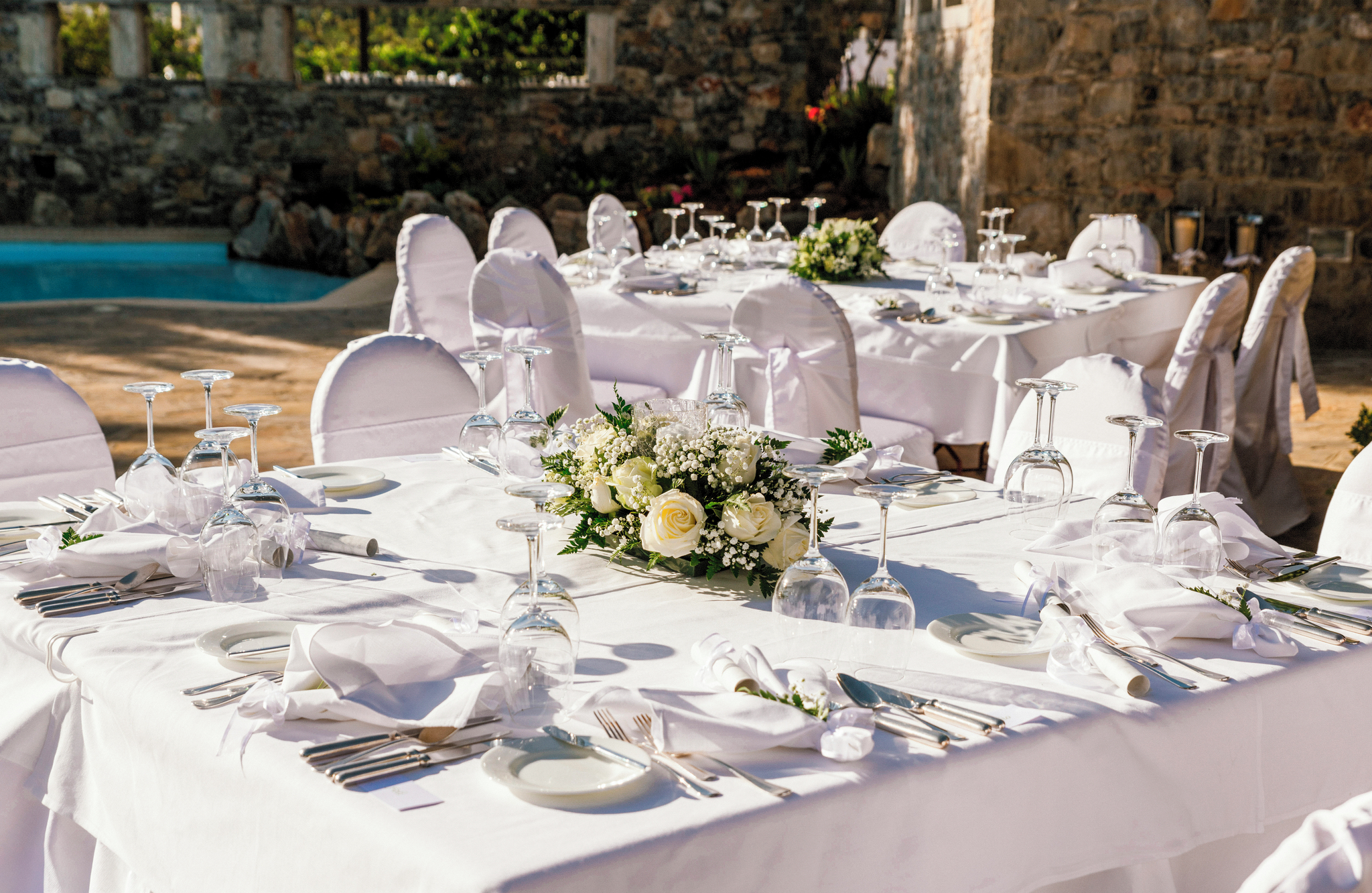 //www.jet2holidays.com/-/media/assets/wedding custom overviews/jet2 weddings images 101025/her_70268_st_nicolas_bay_resort_hotel_and_villas_1025_jet2weddings_06_689x448.jpg