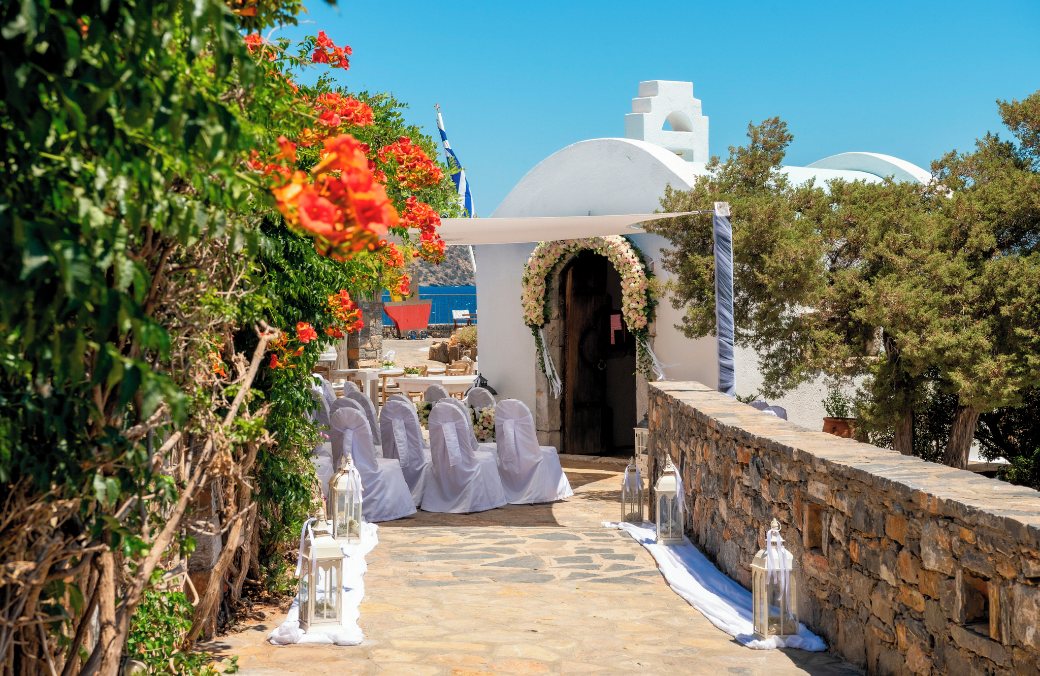 //www.jet2holidays.com/-/media/assets/wedding custom overviews/jet2 weddings images 101025/her_70268_st_nicolas_bay_resort_hotel_and_villas_1025_jet2weddings_08_689x448.jpg