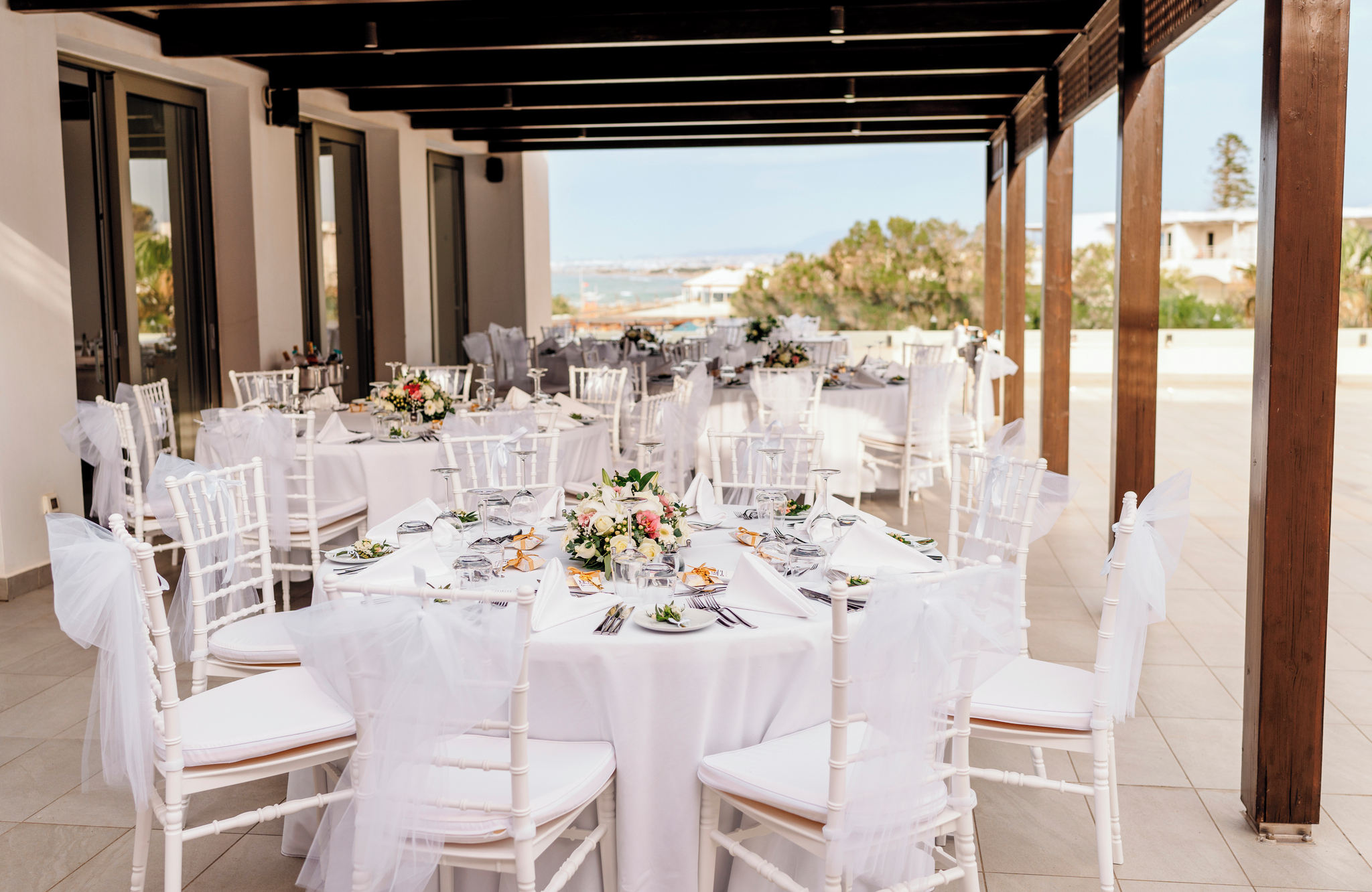 //www.jet2holidays.com/-/media/assets/wedding custom overviews/jet2 weddings images 101025/her_86203_atlantica_akti_zeus_hotel_1025_jet2weddings_07_689x448.jpg