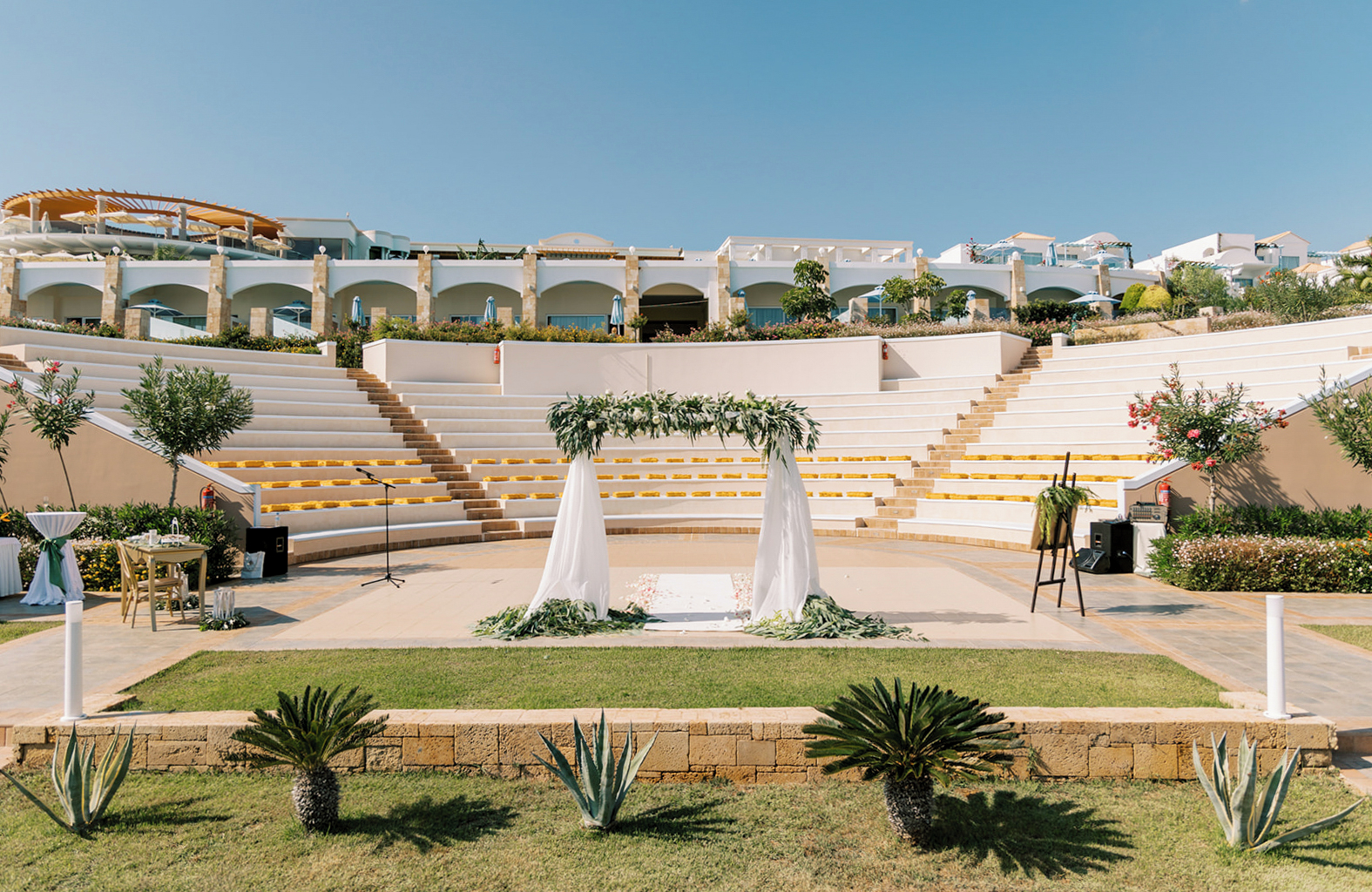 //www.jet2holidays.com/-/media/assets/wedding custom overviews/jet2 weddings images 101025/rho70906atriumprestigethalassosparesortvillas1025jet2weddings02689x448.jpg