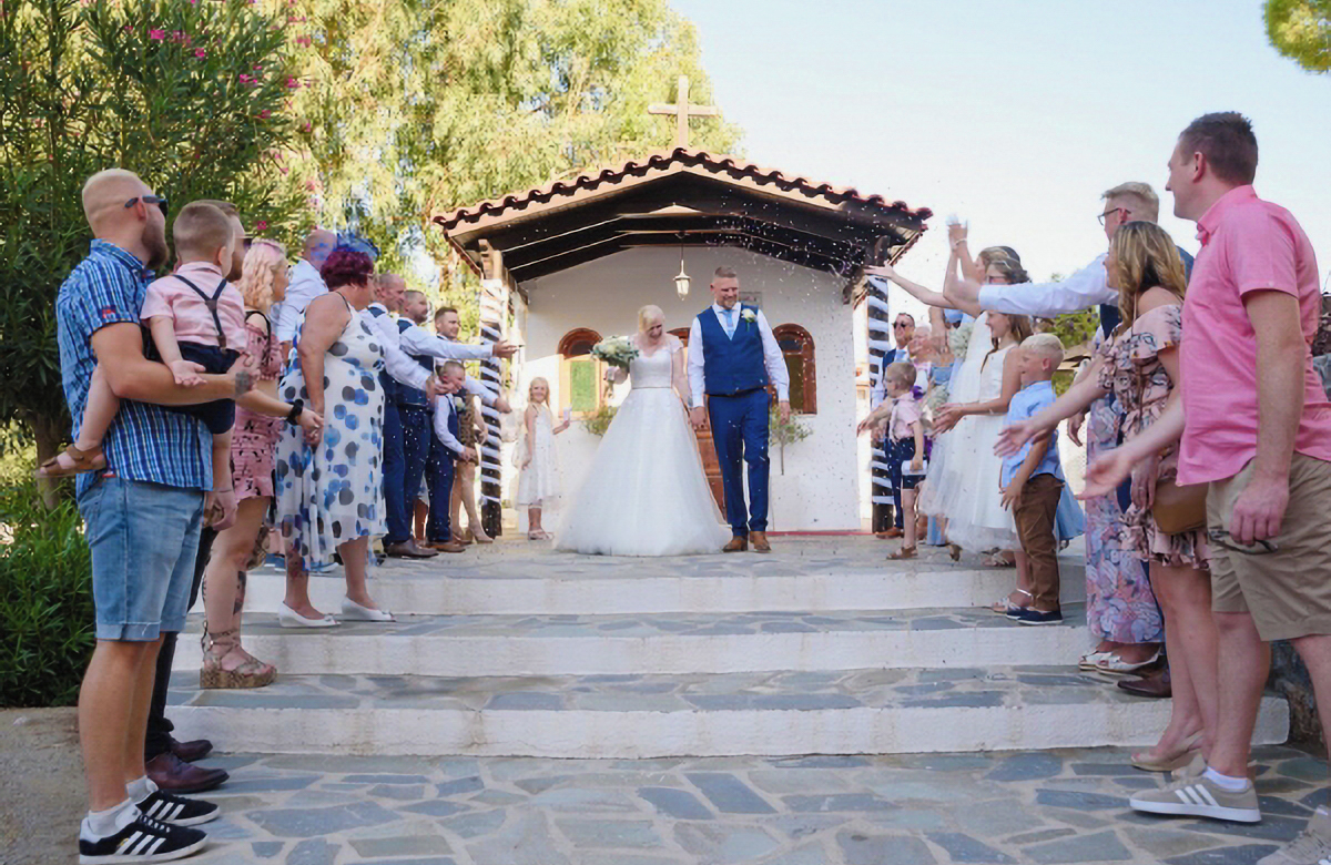 //www.jet2holidays.com/-/media/assets/wedding custom overviews/jet2 weddings images 101025/rho_69556_matina_aparthotel_pefkos_1025_jet2weddings_02_689x448.jpg