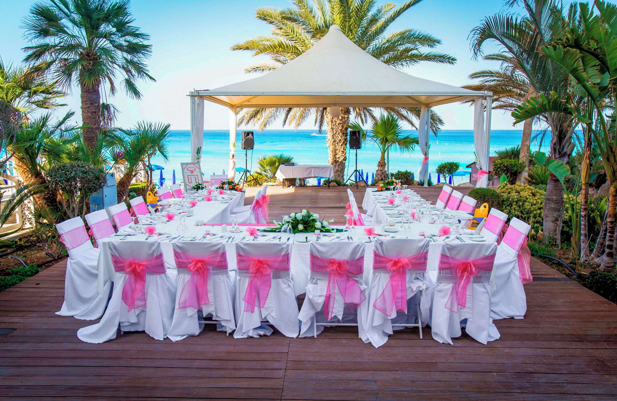 //www.jet2holidays.com/-/media/assets/wedding custom overviews/sunrise pearl/lca_82497_sunrise_pearl_hotel_0725_02_689x448.jpg