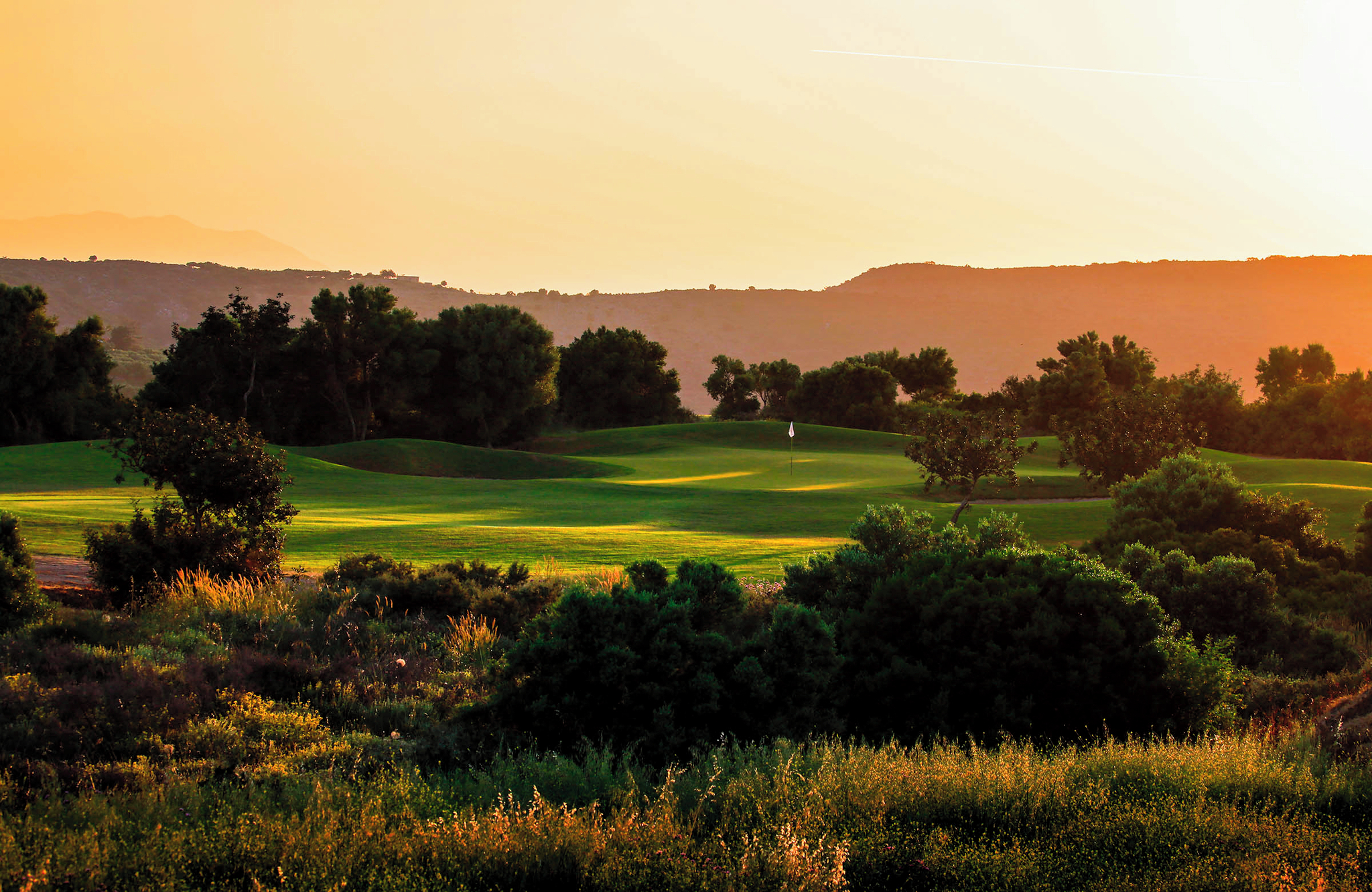 //www.jet2holidays.com/-/media/crete golf custom overview/her_88704_crete_golf_club_5_nights_with_3_rounds_included_0125_29_689x448.jpg
