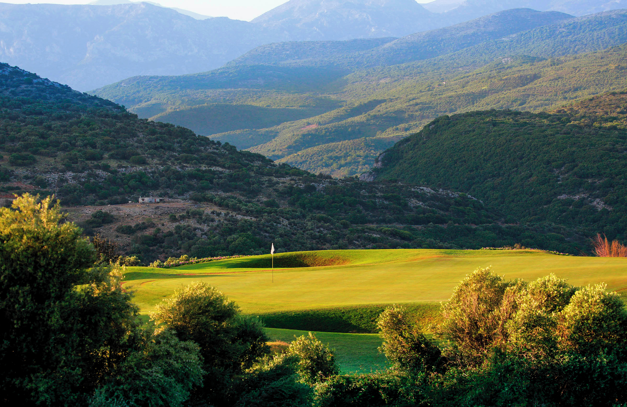 //www.jet2holidays.com/-/media/crete golf custom overview/her_88704_crete_golf_club_5_nights_with_3_rounds_included_0125_32_689x448.jpg