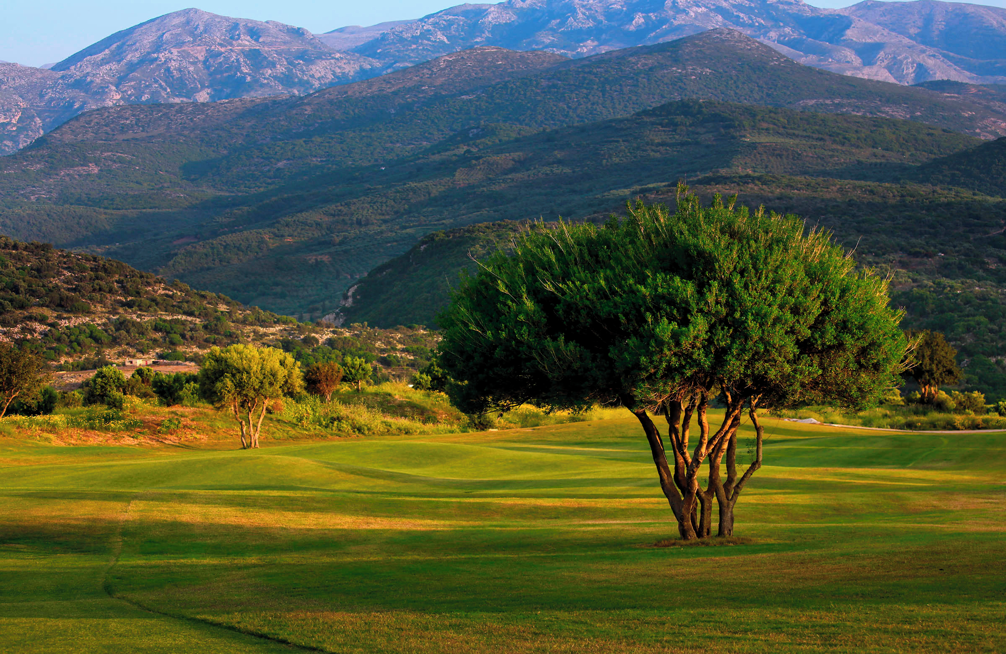 //www.jet2holidays.com/-/media/crete golf custom overview/her_88704_crete_golf_club_5_nights_with_3_rounds_included_0125_34_689x448.jpg