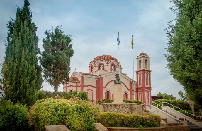 //www.jet2holidays.com/-/media/custom overview images/j2w/st georges hotel/o1st george chapel.jpg