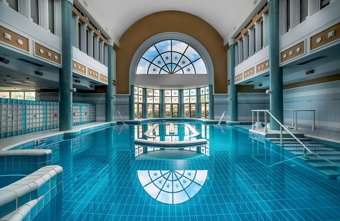 //www.jet2holidays.com/-/media/custom overview images/klx/aldemar olympian village/klx_81339_aldemar_olympian_village_1023_04_custom-overview--689-x-448.jpeg