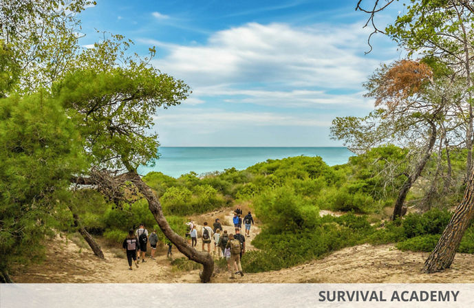 //www.jet2holidays.com/-/media/custom overview images/skg/sani beach/skg_74164_sani-beach_150126_01_custom-overview--689-x-448.jpeg