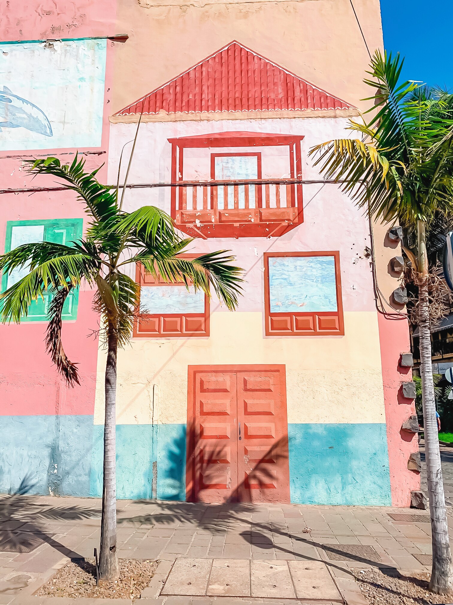 Check out Santa Cruz’s colourful streets 